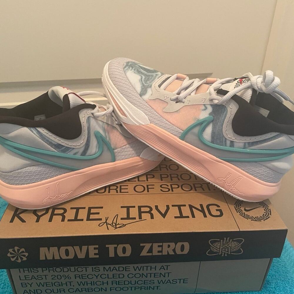 Nike Kyrie 8 Basketball Sneaker - Chinese New Year - Size 7Y /Women’s 8.5